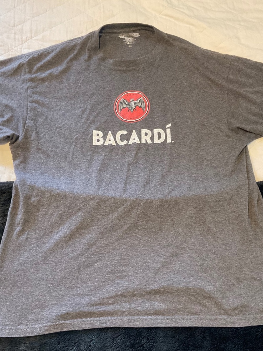 Bacardi Bat Red Logo Rum Grey Mens XL Short Sleeve T-shirt Cotton Alcohol Rare